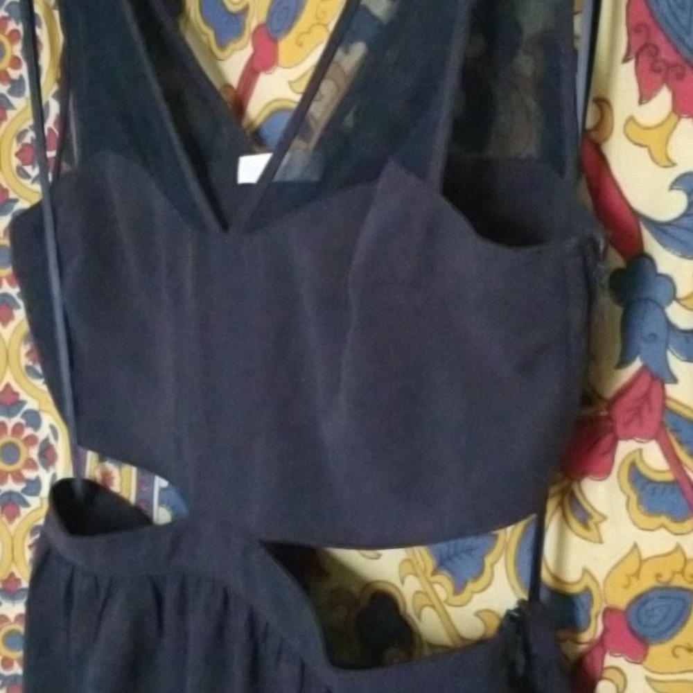 Cut-Out Dress - Picture 4 of 8